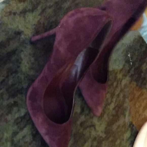 Burgandy shoes - Picture 2 of 3